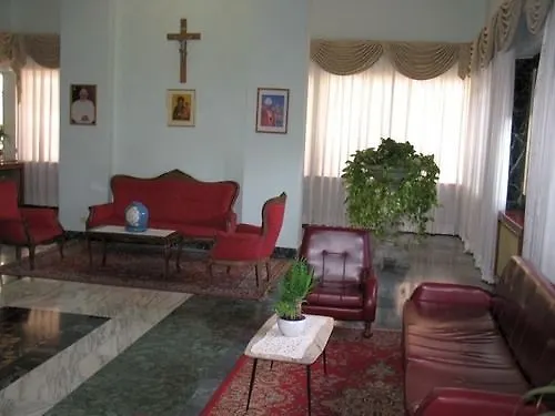 Casa Per Ferie Margherita Diomira Hotel Rome Italy